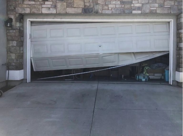 24/7 Emergency Garage Door Repair Near Roseville — Who to Call